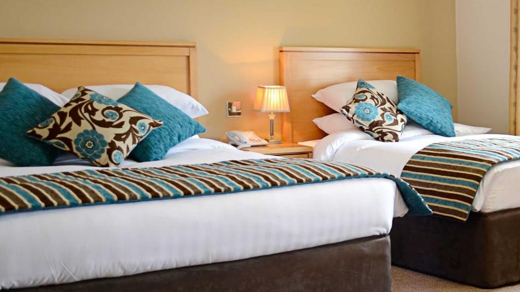 Cill Aodain Court Hotel Килтимах Стая снимка
