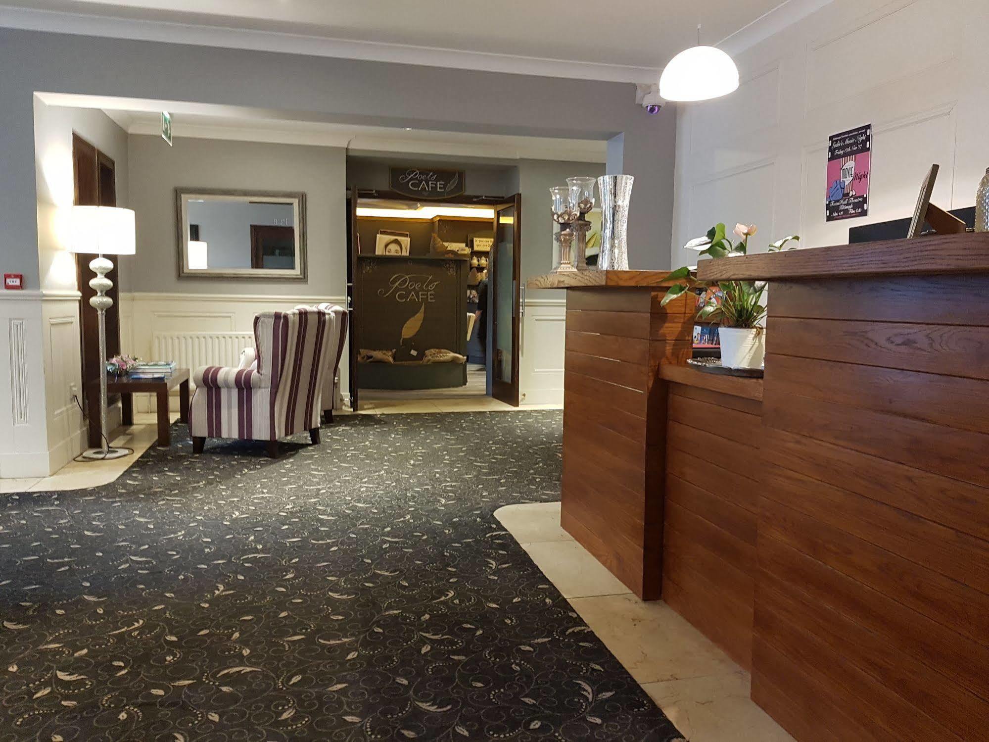 Cill Aodain Court Hotel Килтимах Екстериор снимка
